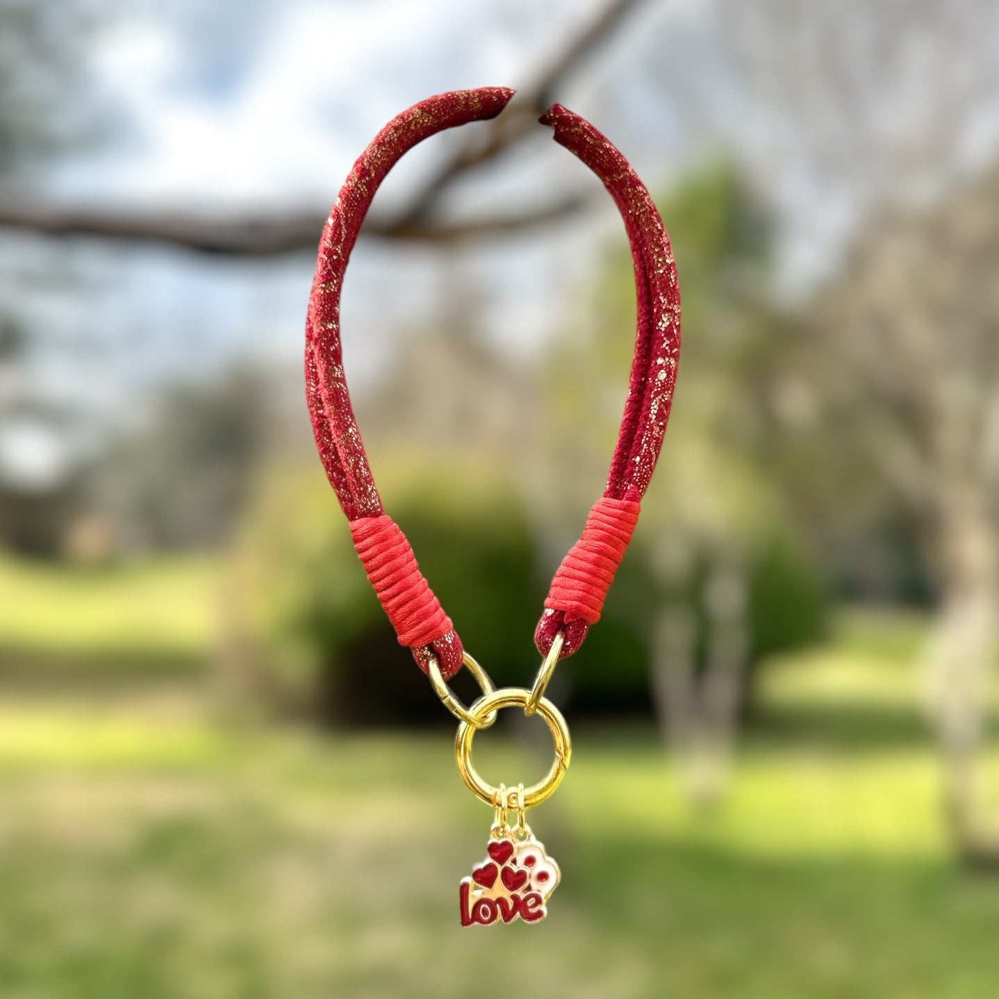 Kırmızı Gold Detaylı Köpek Kolyesi