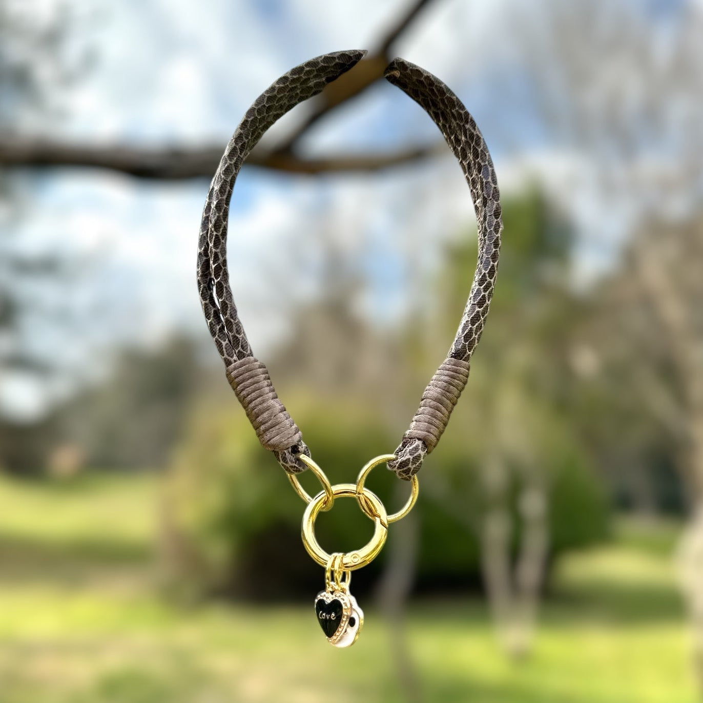 Desenli Kahverengi Kedi Kolyesi