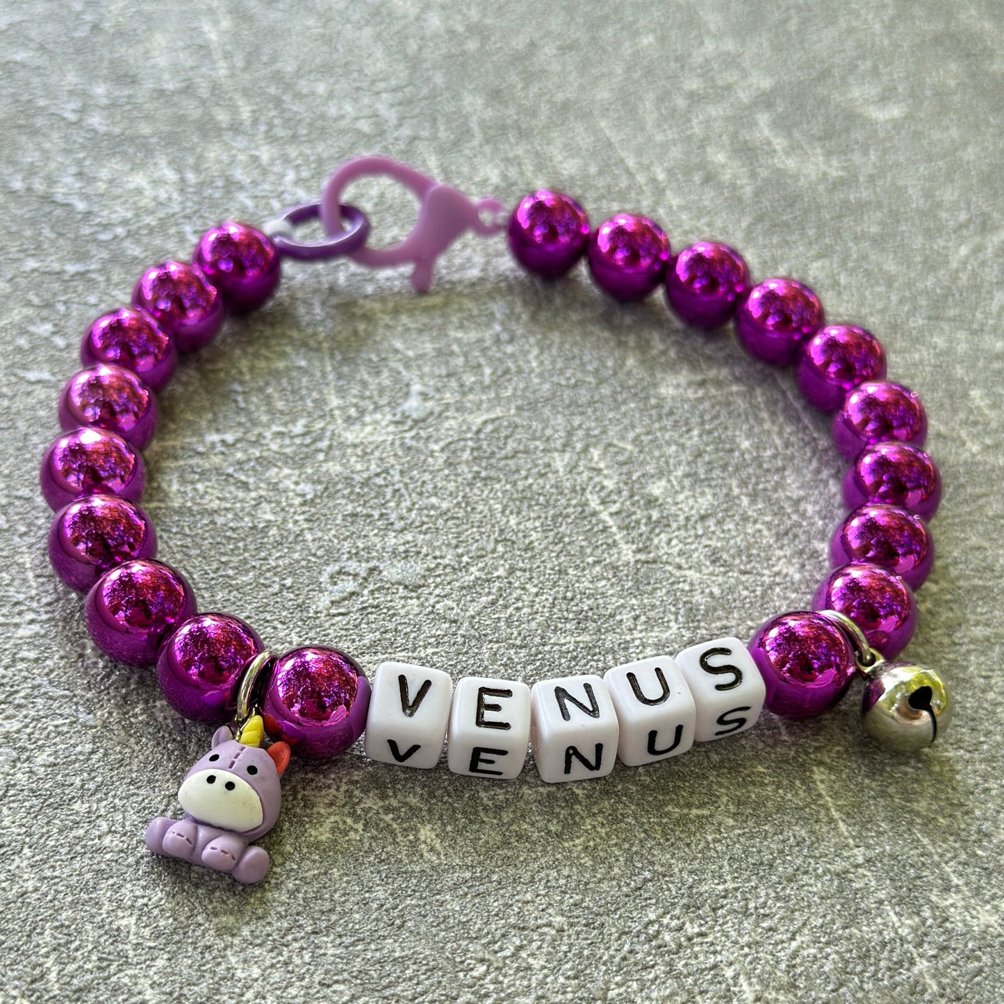 Parlak Mor Köpek Kolyesi