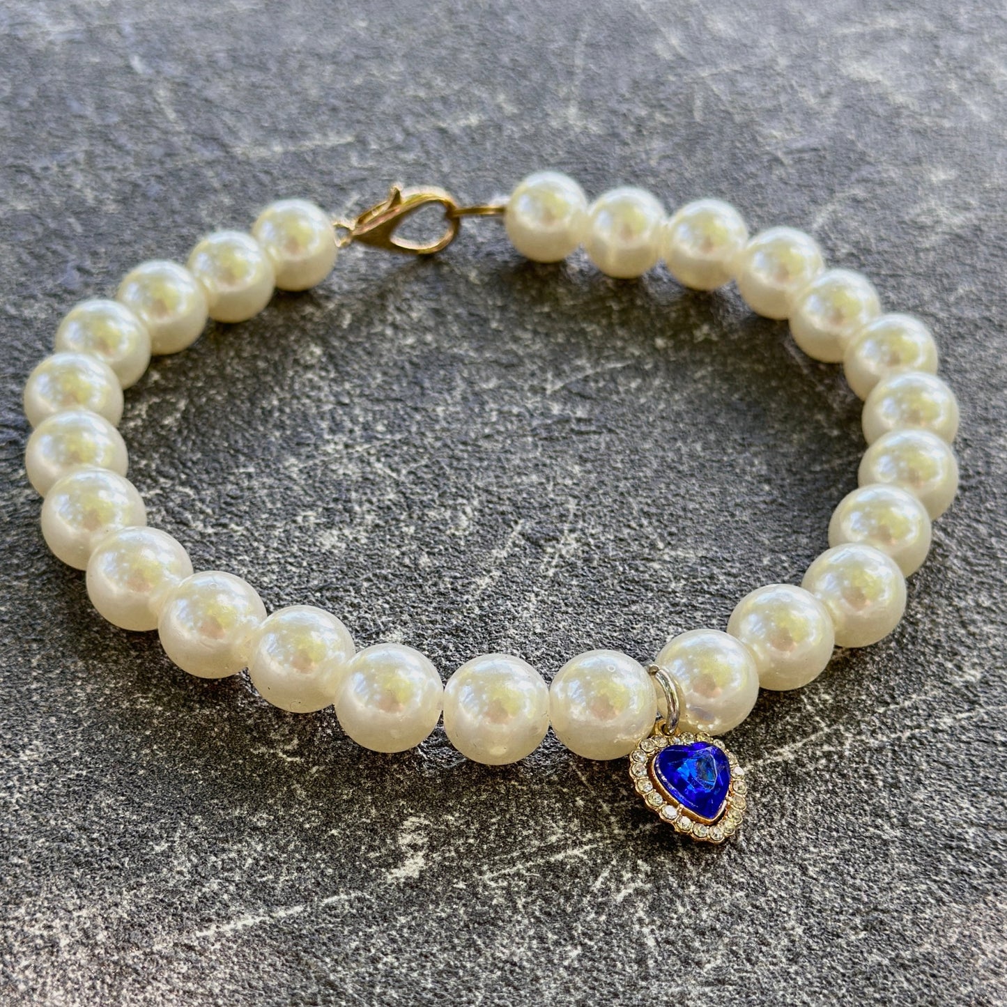 Mavi Kalpli İnci Köpek Kolyesi