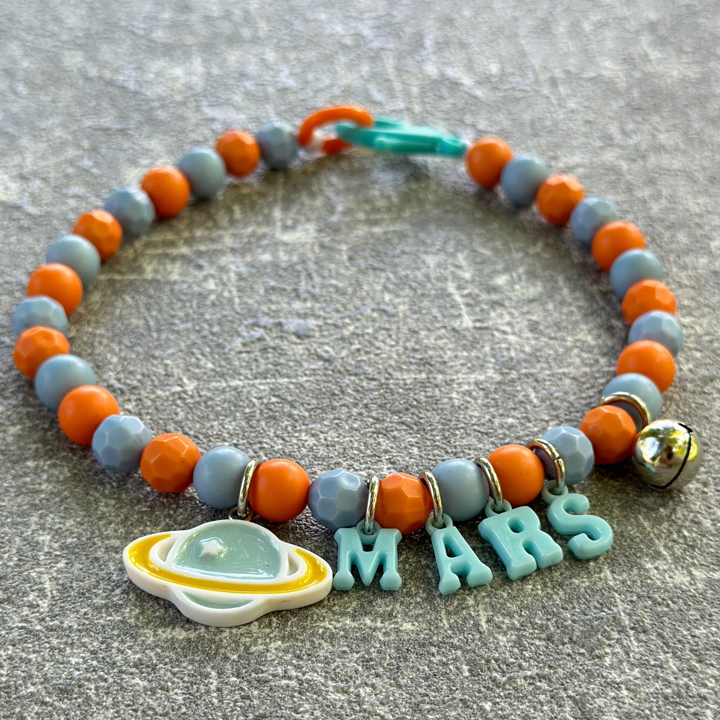 Turuncu Mavi Köpek Kolyesi 2