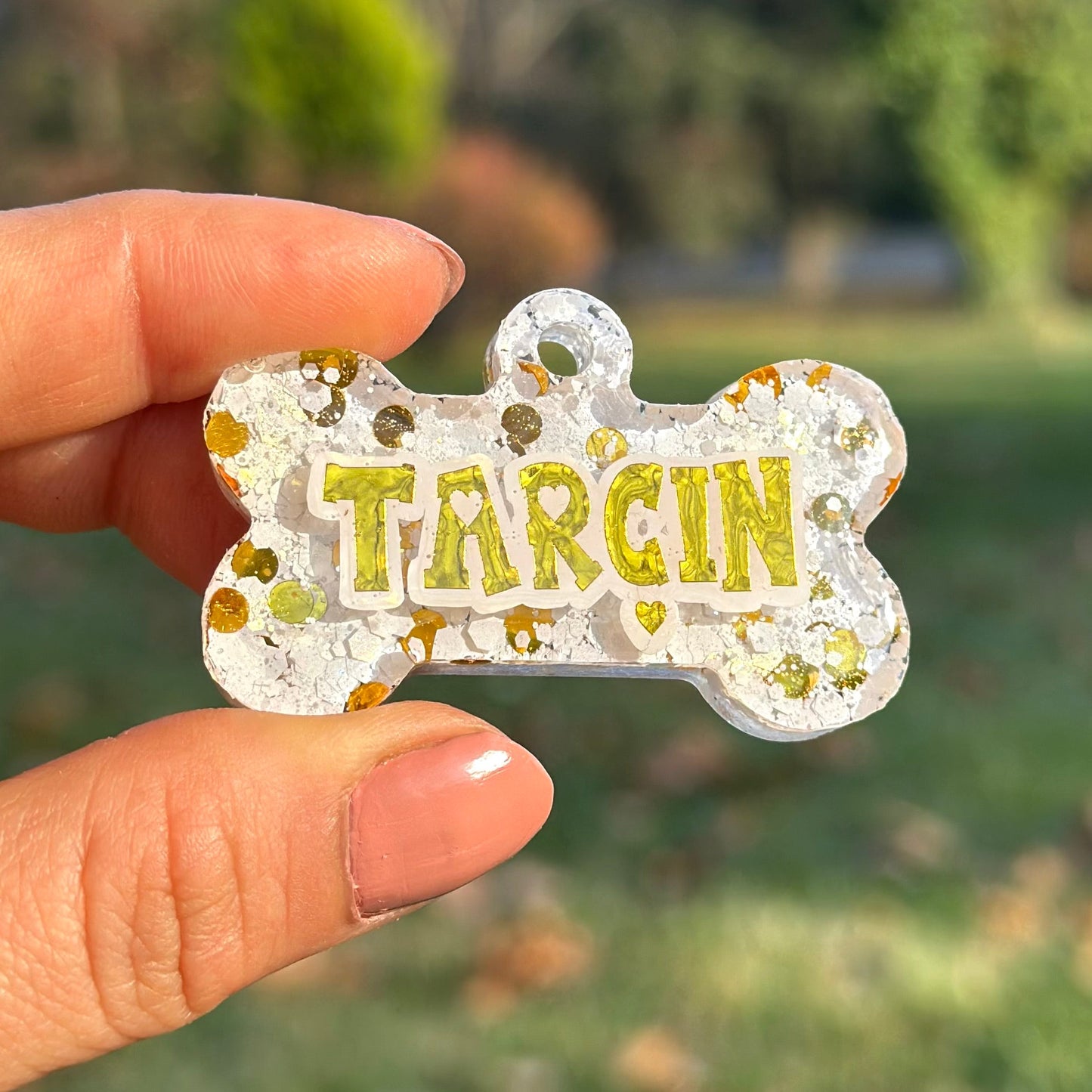 White Glow | İsimli Kedi Künyesi