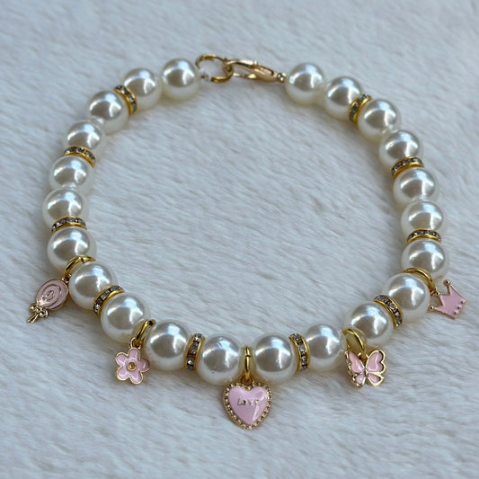 Beş Charmlı Büyük İncili Kolye