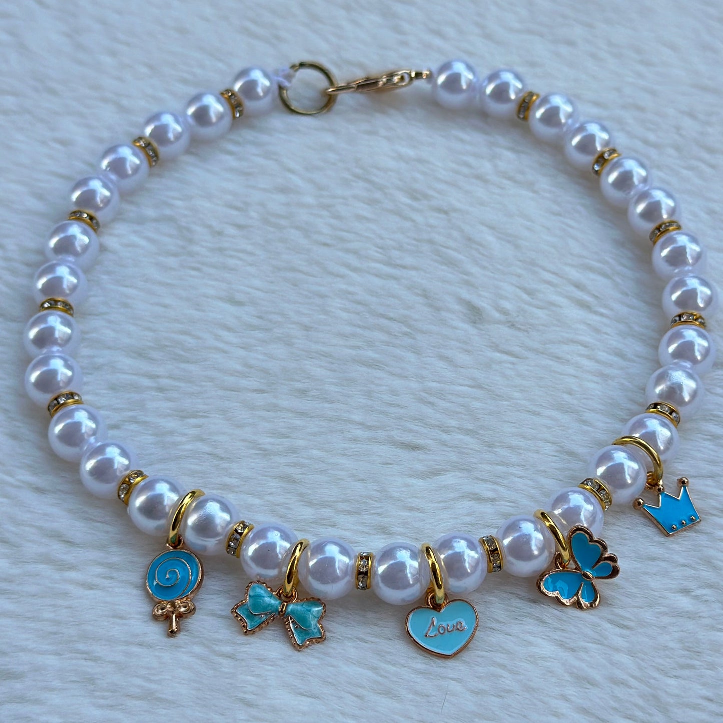 Beş Charmlı Küçük İncili Kolye 2