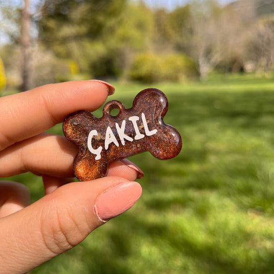 Sedefli Kahverengi Renk İsimli Kedi Künyesi