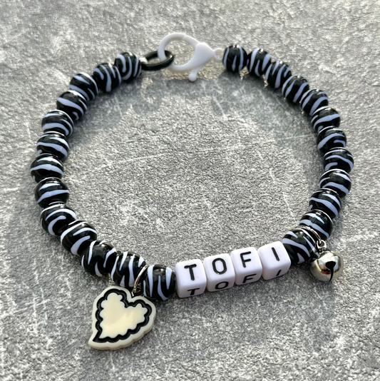 Siyah Beyaz Taraftar Köpek Kolyesi